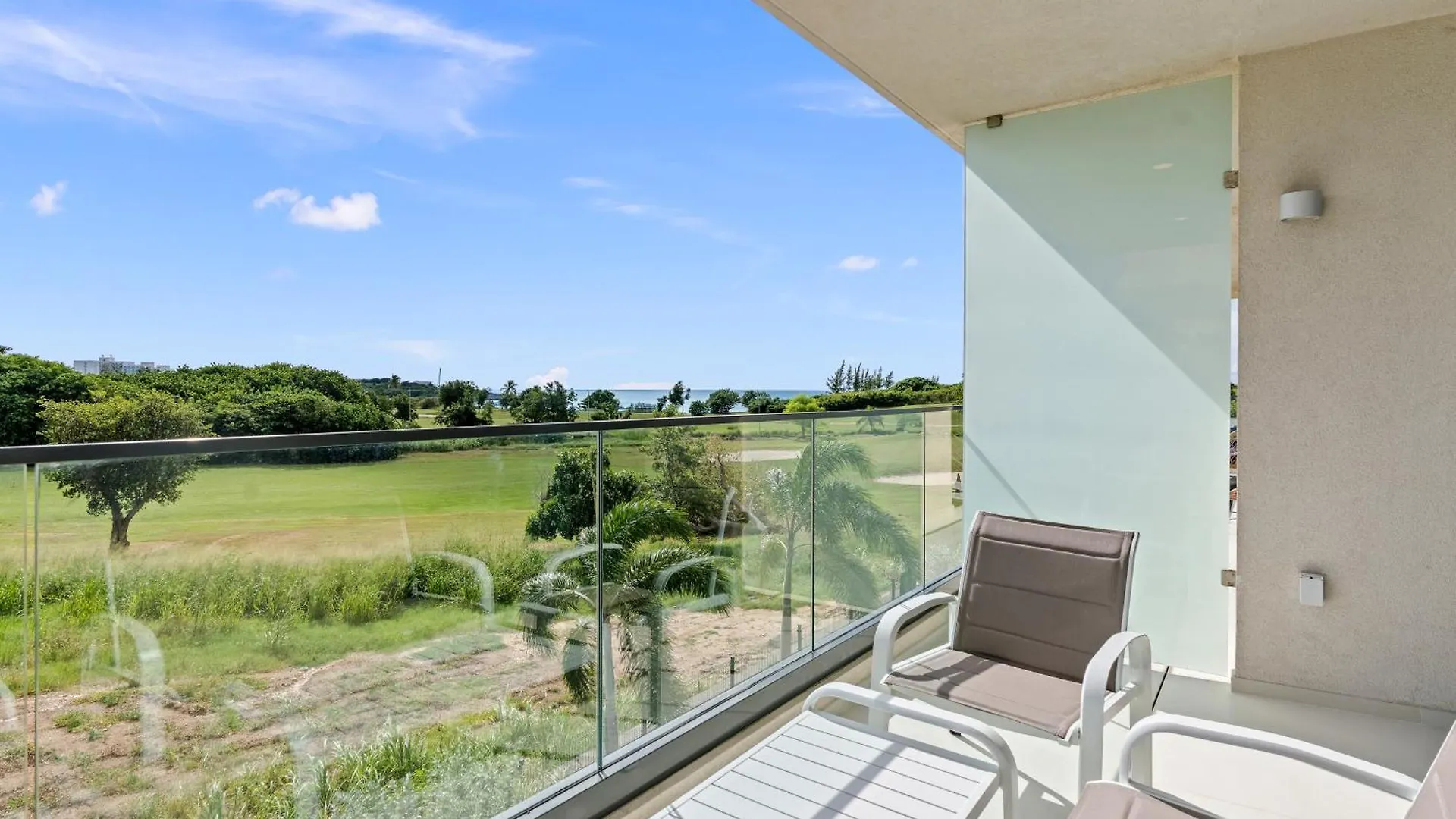 Appartement Fourteen at Mullet Bay Cupecoy  Sint Maarten