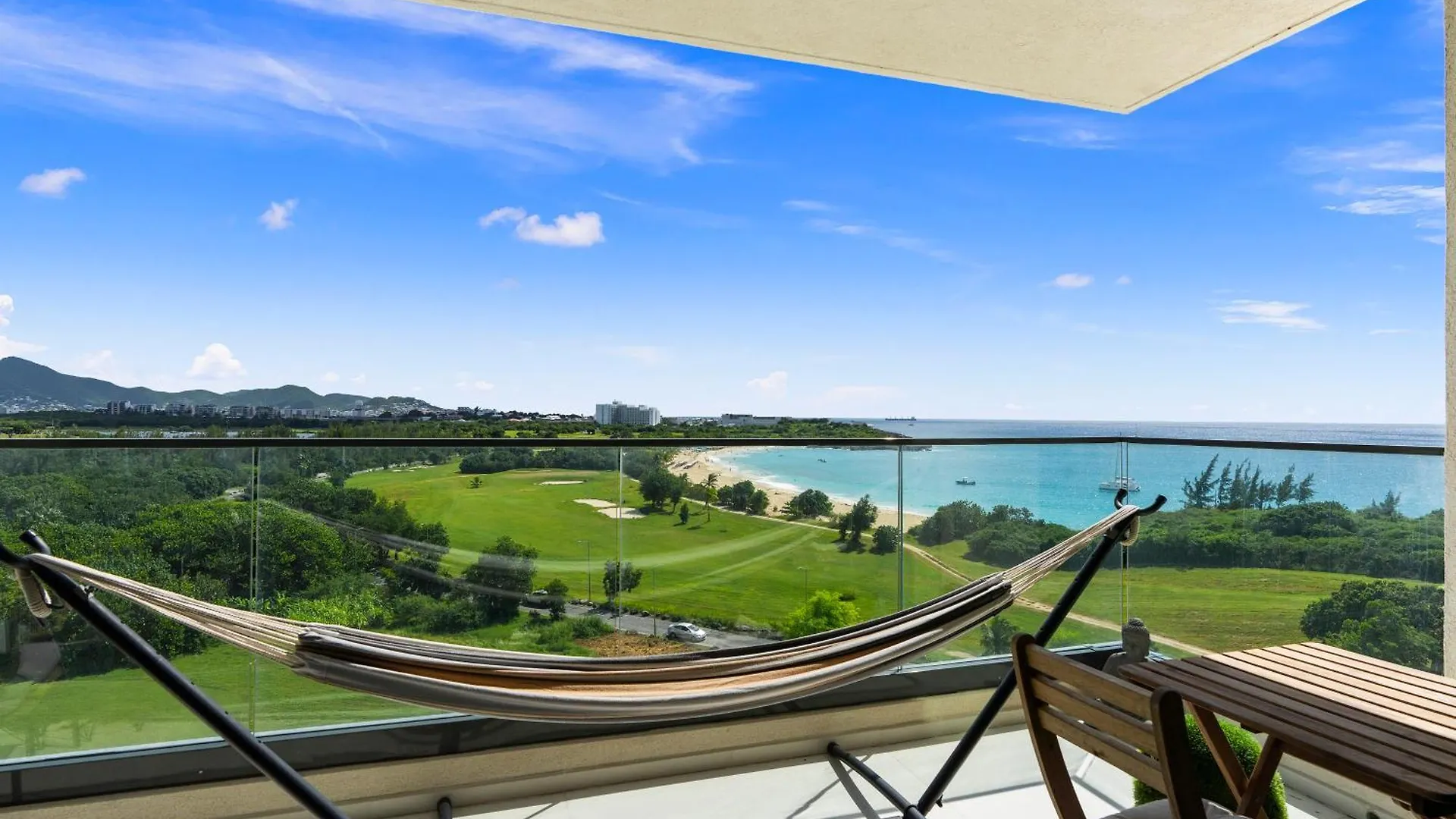 Fourteen at Mullet Bay Cupecoy  Appartement